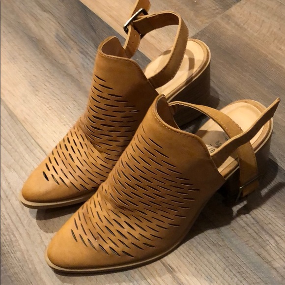 Etc! Ankle booties GUC - Picture 1 of 4